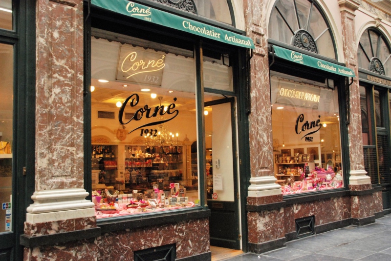 vente-ROQUESTERON-min_chocolate_chocolaterie_shop_luxury_chic_gallery_brussels_belgium-558146